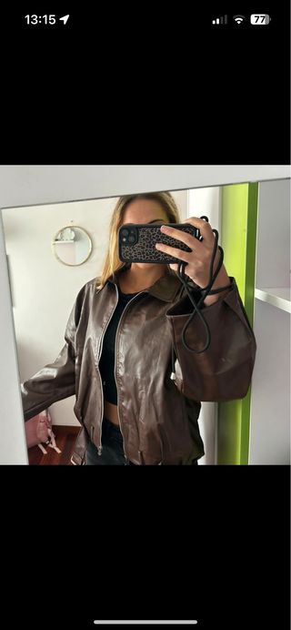 Chaqueta de cuero marrón