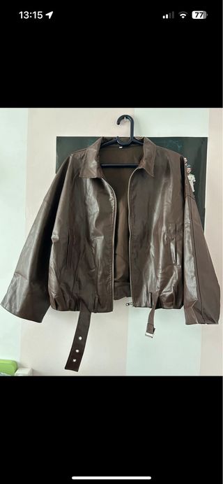 Chaqueta de cuero marrón
