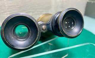 Prismáticos militares latón antiguos. Binoculares