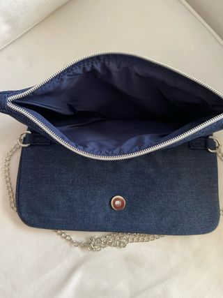 Bolso de tela vaquera con cadena
