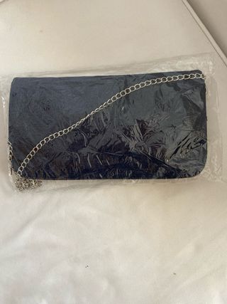 Bolso de tela vaquera con cadena