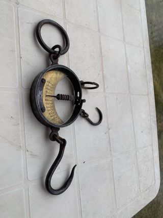 Antica bilancia in ferro e ottone