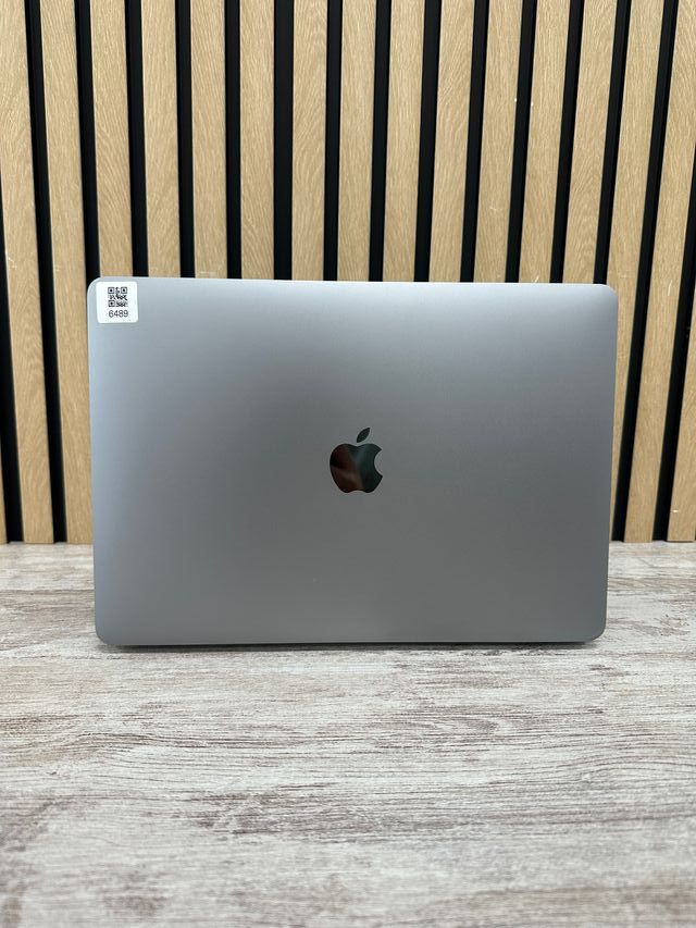 MacBook Air 13" 2020 M1 8gb 256gb SSD