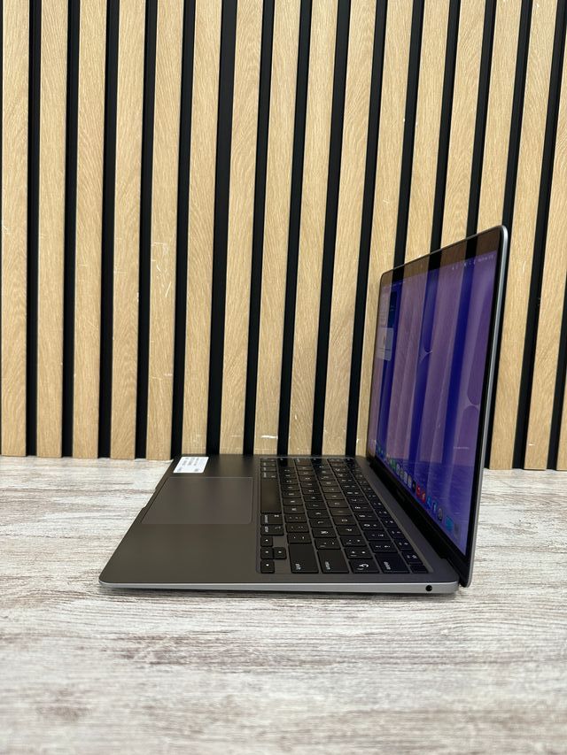 MacBook Air 13" 2020 M1 8gb 256gb SSD