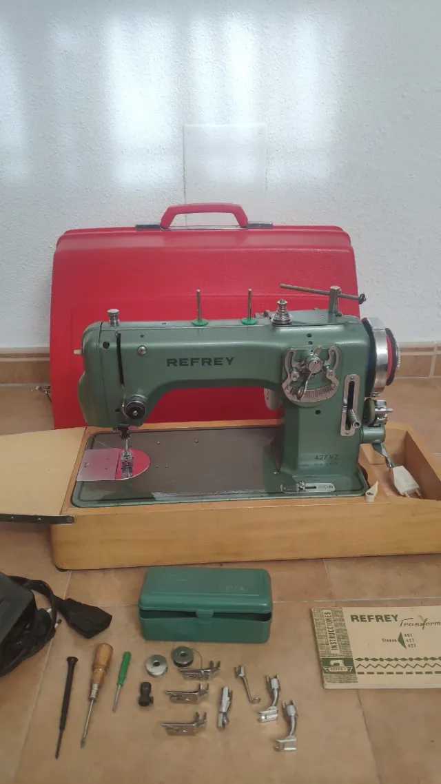 Máquina de coser Refrey 427 VZ