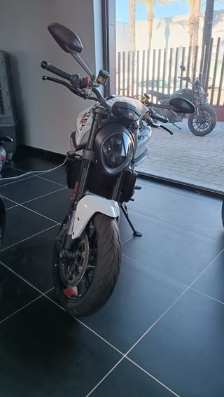 KM0 DUCATI MONSTER 937