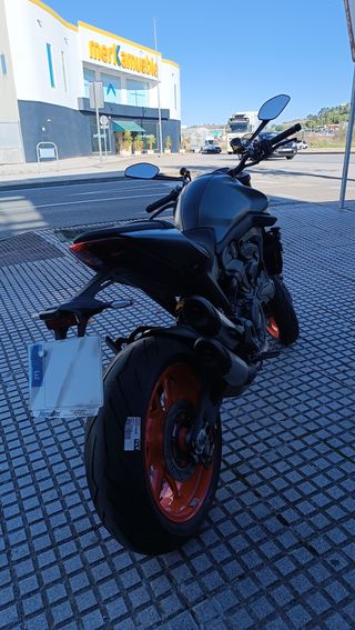 KM0 DUCATI MONSTER 937