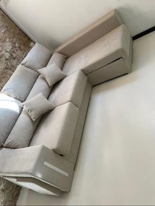 Divano modulare grigio in tessuto