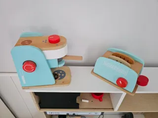 Cocina infantil de madera con accesorios
