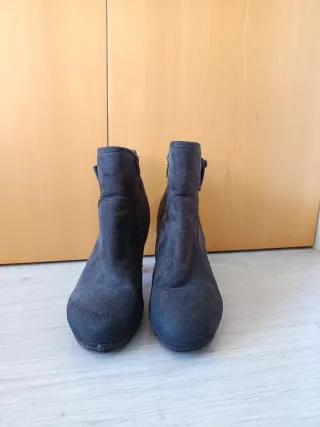 Botines de ante con lazo