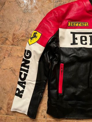 Chaqueta Ferrari F1 Vintage Roja Blanca Negra Y2K