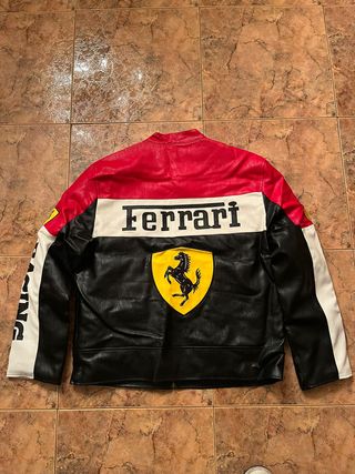 Chaqueta Ferrari F1 Vintage Roja Blanca Negra Y2K