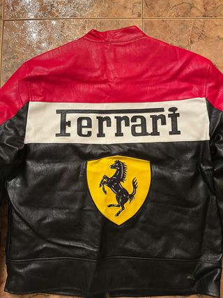 Chaqueta Ferrari F1 Vintage Roja Blanca Negra Y2K