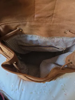 Mochila cuero camel trenzada