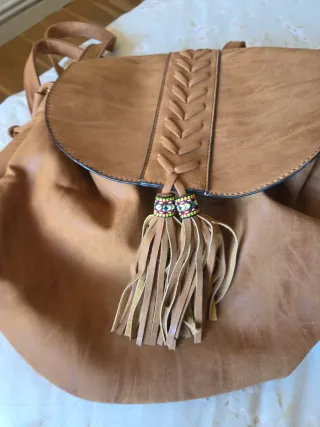 Mochila cuero camel trenzada