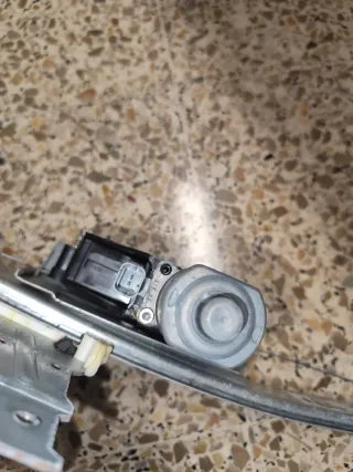 Elevalunas Delantero Derecho Peugeot/ Citroen