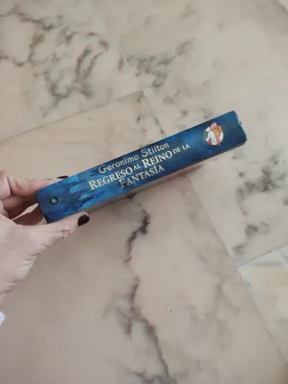 Regreso al Reino de la Fantasía: ¡Libro con olo...