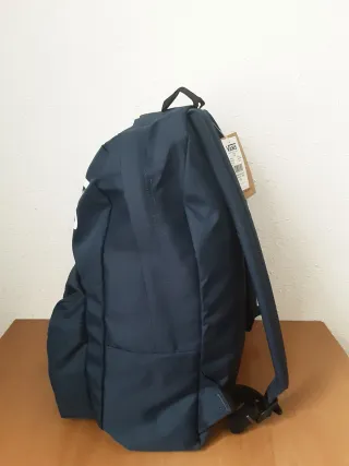 Mochila Vans azul, no hago envios y no negocio.