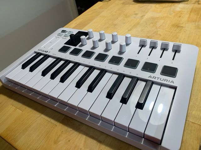 Controlador MIDI Arturia MiniLab 3