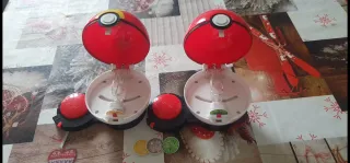 Mochila y batalla pokemon con figurita incluidas