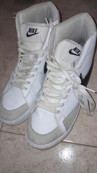 Botas Nike Blancas y Grises Talla 41