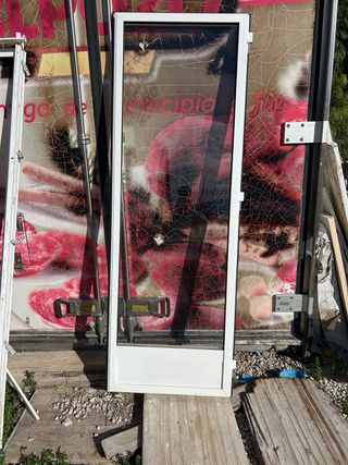 Puerta aluminio 80cm ancho x 2.20m alto