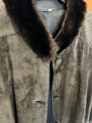 Abrigo de piel marrón