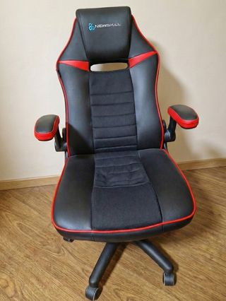 Silla gaming Newskill Nayuki en color negro y rojo