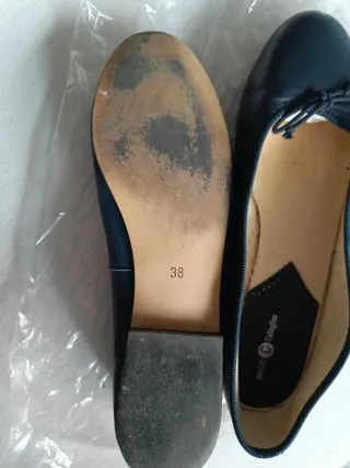 Zapatos planos Miss C Callaghan azul son estrechos