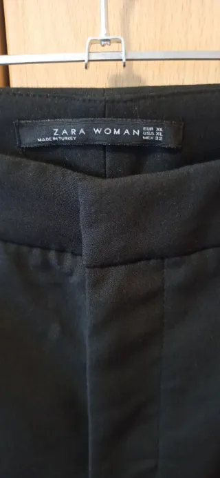 Pantalón negro Zara mujer