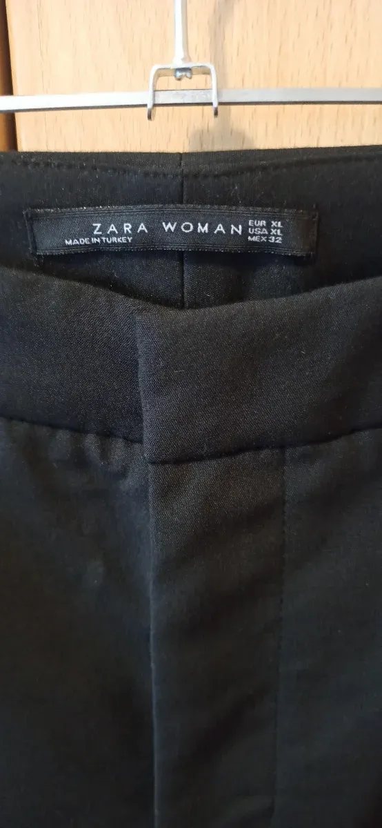 Pantalón negro Zara mujer