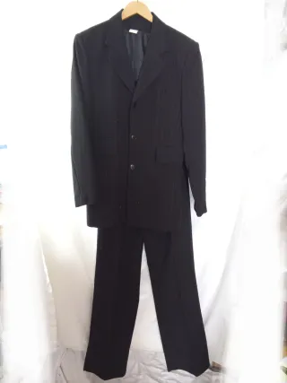 Traje de rayas negro mujer