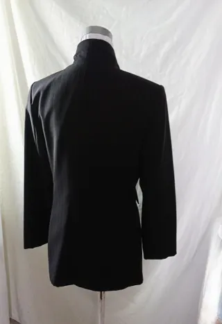 Traje de rayas negro mujer