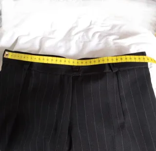 Traje de rayas negro mujer