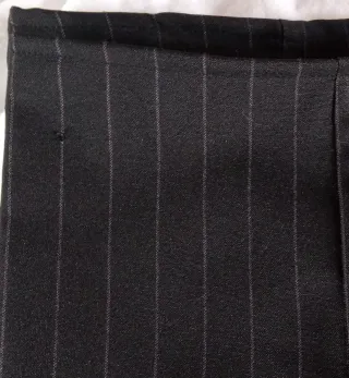 Traje de rayas negro mujer