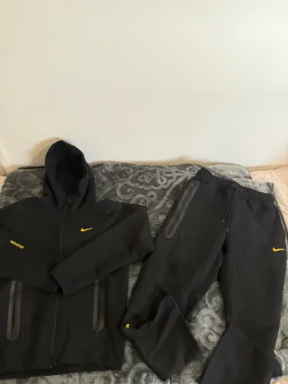 Conjunto Chándal Nike NOCTA Negro Dorado