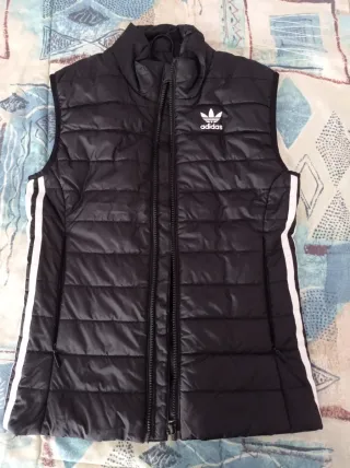 Chaleco Adidas Negro con Rayas Blancas