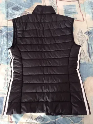 Chaleco Adidas Negro con Rayas Blancas