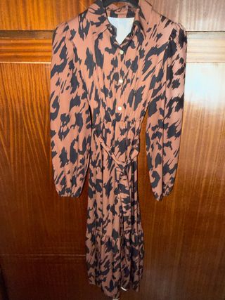 Vestido largo estampado marrón y negro