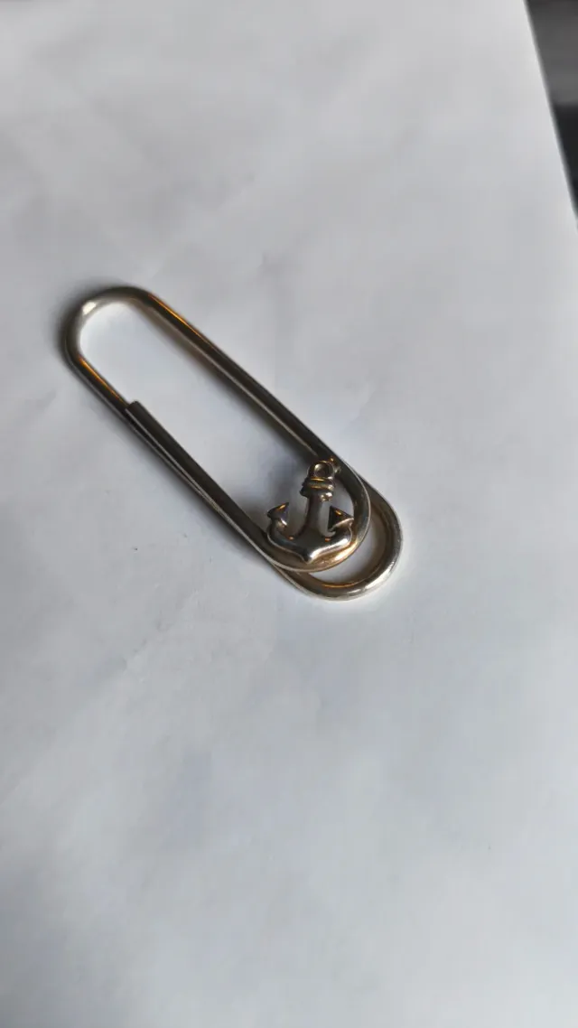 Fermasoldi con ancora in argento