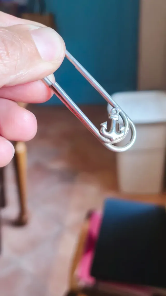 Fermasoldi con ancora in argento