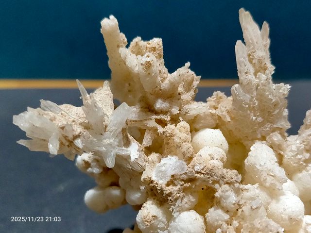 Splendido esemplare di Aragonite coralloide di Macael, Almeria