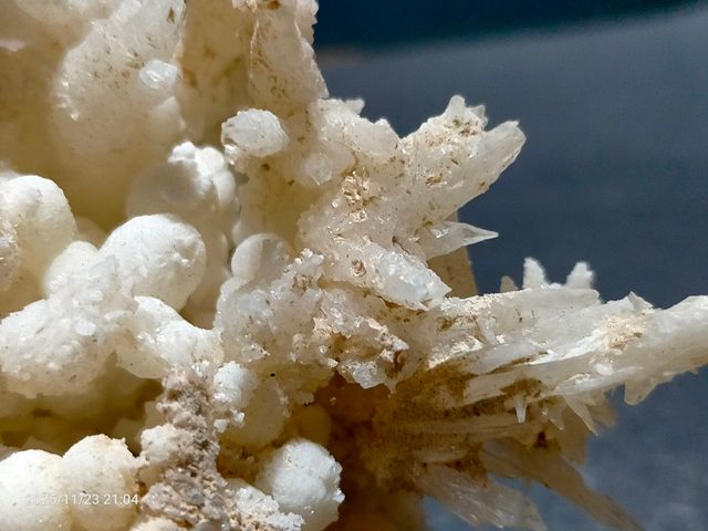 Splendido esemplare di Aragonite coralloide di Macael, Almeria