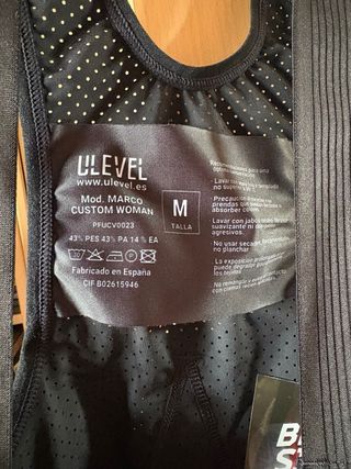 Culotte y maillot ciclismo negro con tirantes