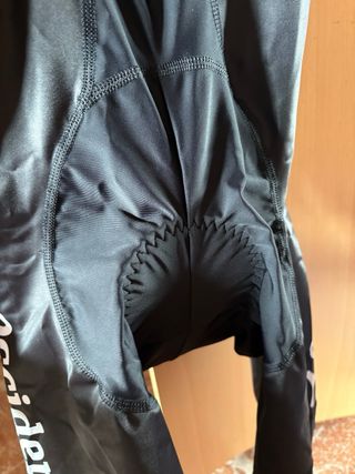 Culotte y maillot ciclismo negro con tirantes