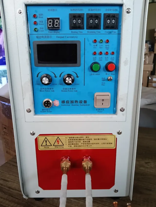 Horno fundición metal soldadura alta frecuencia.