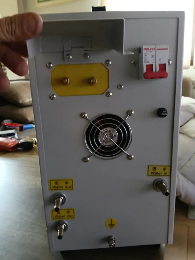 Horno fundición metal soldadura alta frecuencia.