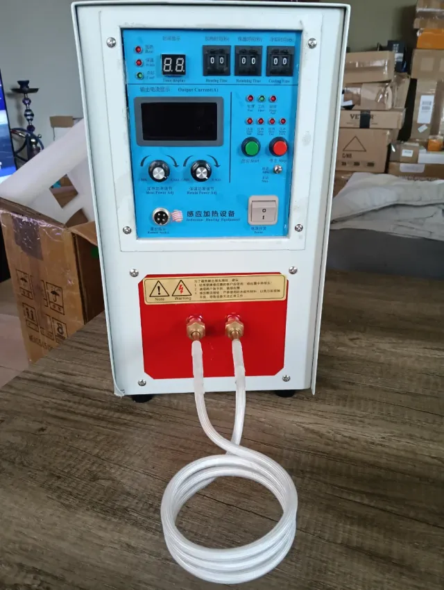 Horno fundición metal soldadura alta frecuencia.