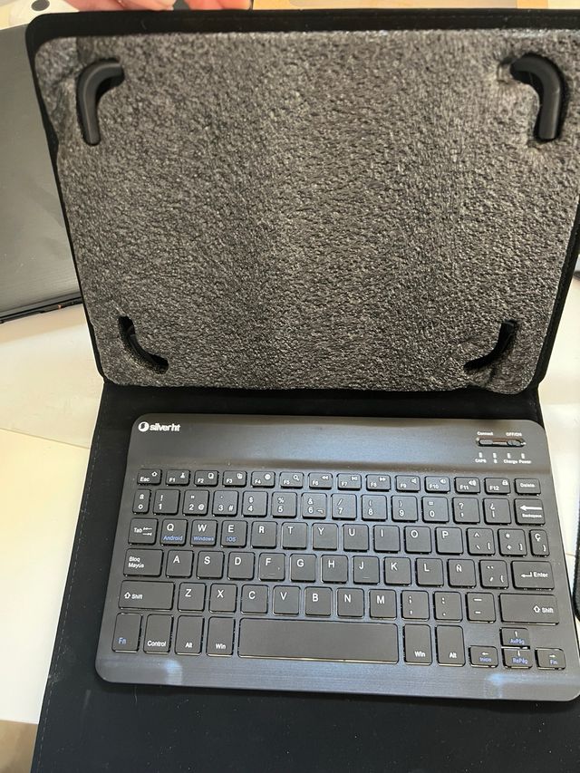 Funda Tablet con Teclado SilverHT