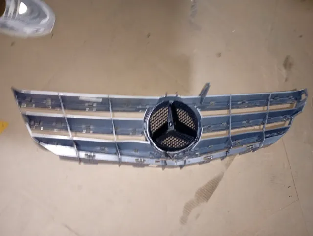 Rejilla frontal Mercedes clase A